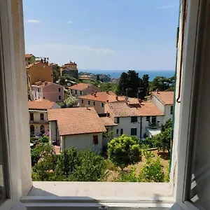 https://la-casetta-della-rina.hotelitalianriviera.com